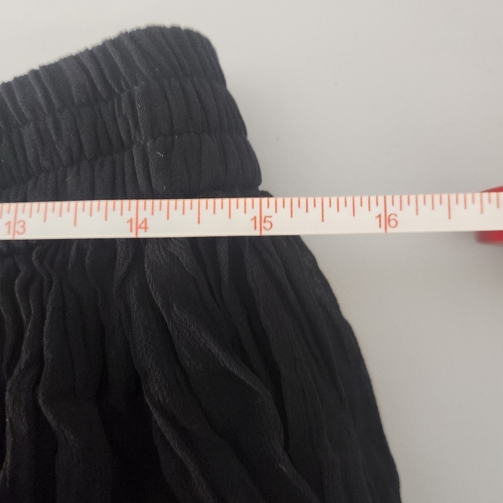 Women's Black Skirt. Size 14/16 - Picture 6 of 7